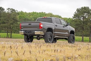 Toyota Tundra Suspension Lift Kit - Rough Country - M1 Struts/M1 - '07-'15 Toyota Tundra Suspension Lift Kit - Rough Country - M1 Struts/M1 - '07-'15